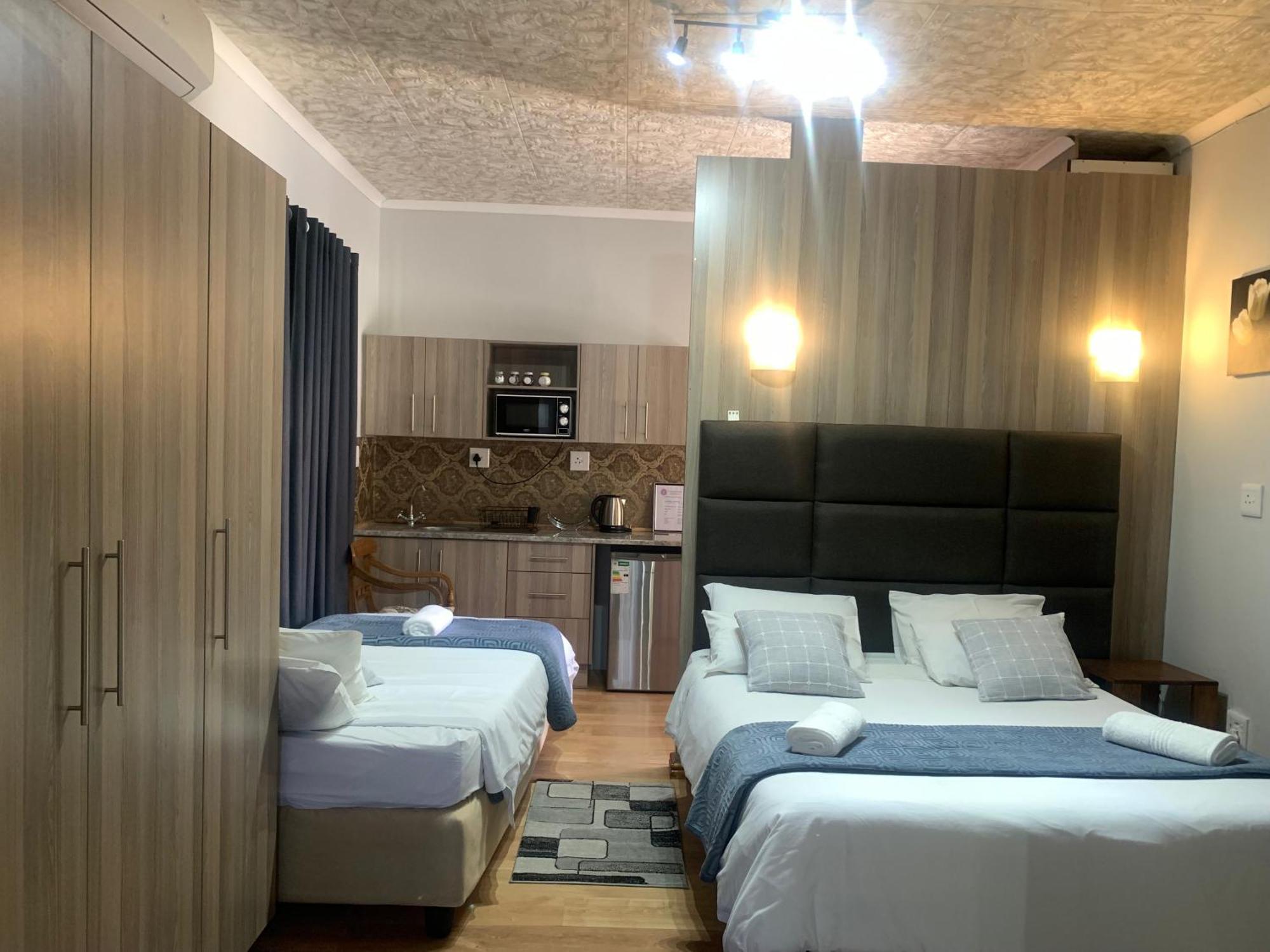 Victoria West Victoria Oaks Guesthouse מראה חיצוני תמונה