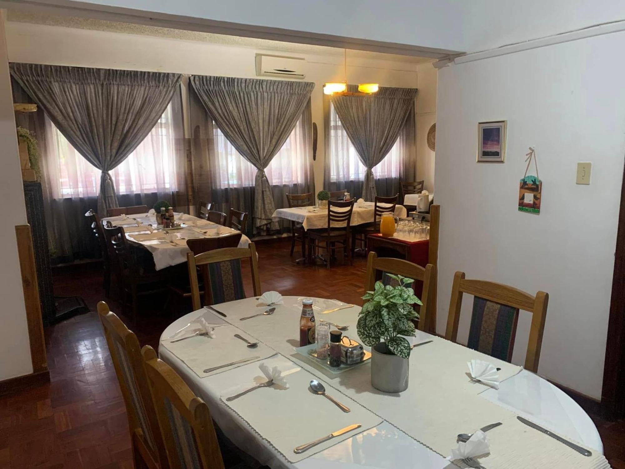Victoria West Victoria Oaks Guesthouse מראה חיצוני תמונה