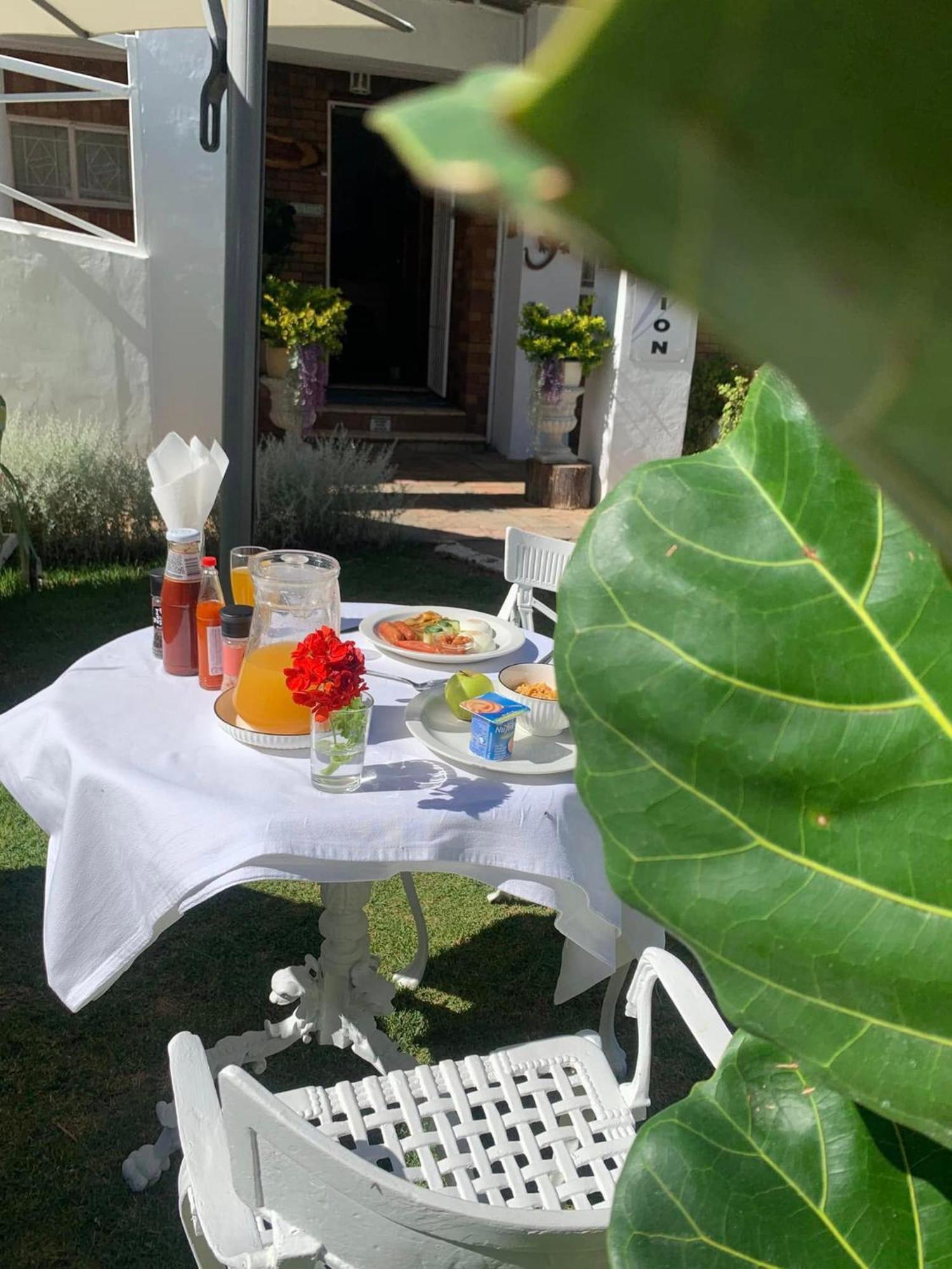 Victoria West Victoria Oaks Guesthouse מראה חיצוני תמונה